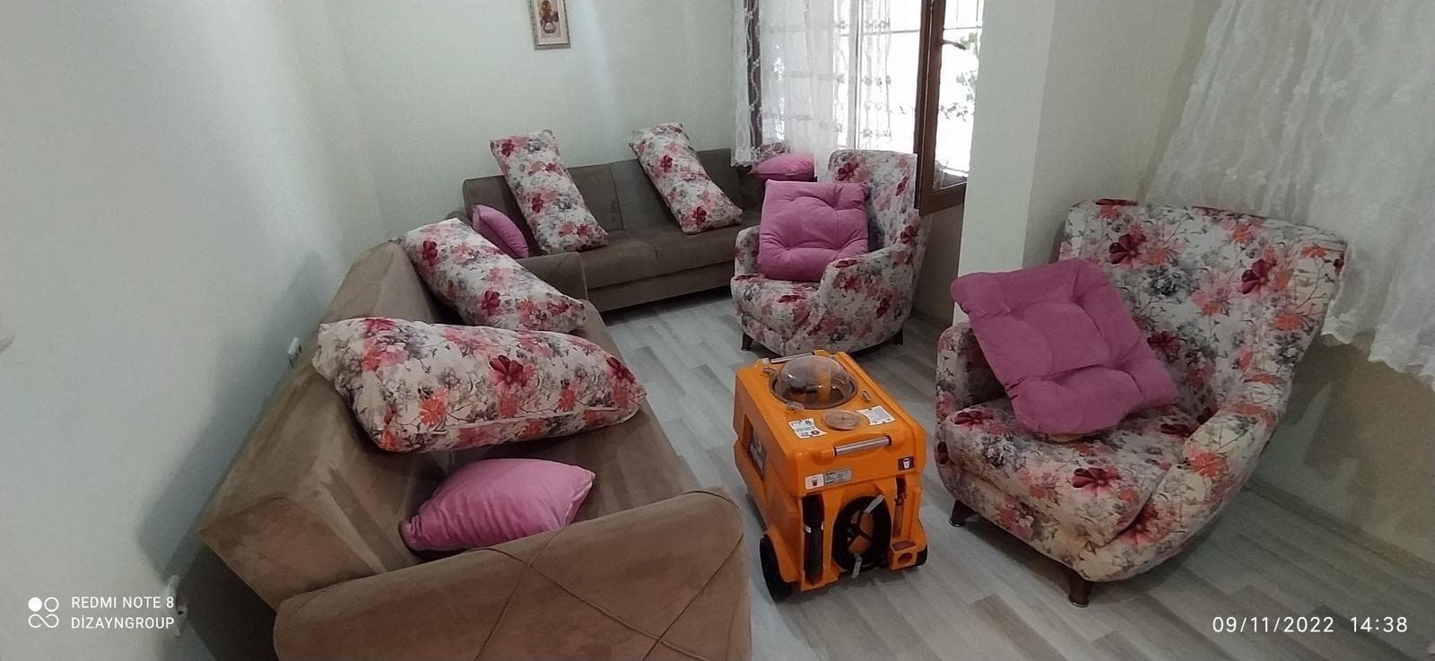 Çiçek desenli koltuk takımı buharlı temizlik